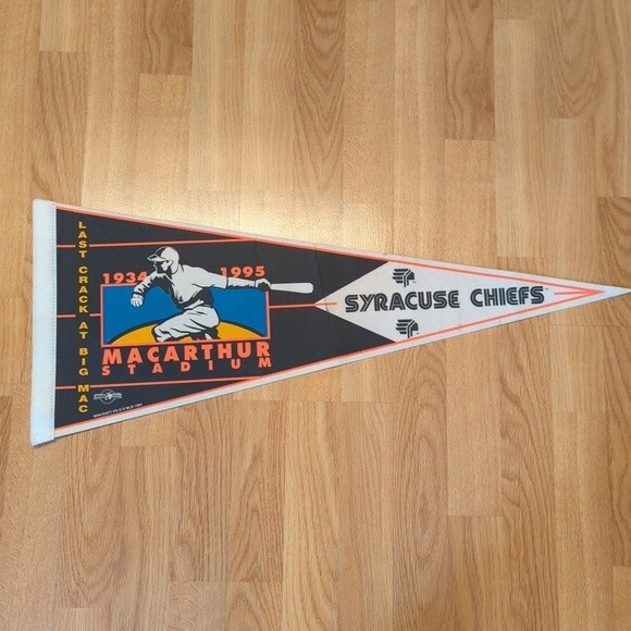 Syracuse Chiefs Pennant Baseball Macarthur Stadium Wincraft 1994 Vintage - Picture 2 of 5